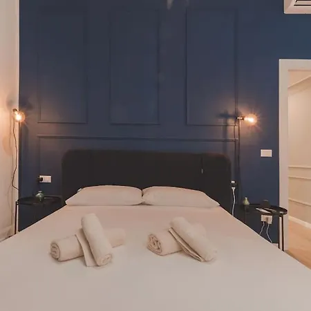Daire Luxury - 8 Person - Centro Storico